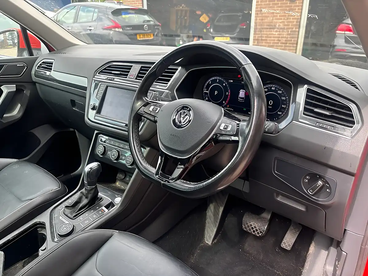 Used 2017 Volkswagen Tiguan Sel Orange - Interior and Exterior details 9