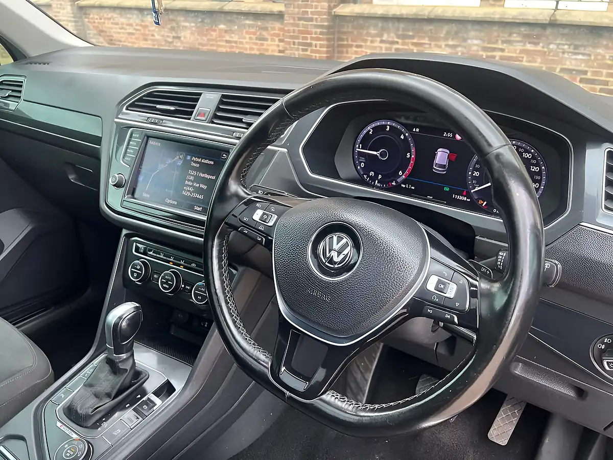 Used 2017 Volkswagen Tiguan Sel Silver - Interior and Exterior details 10