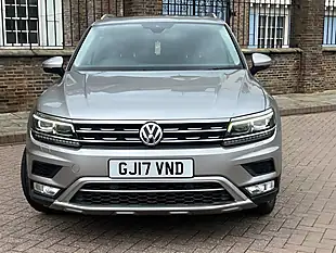 Used 2017 Volkswagen Tiguan Sel Silver - Interior and Exterior details 2