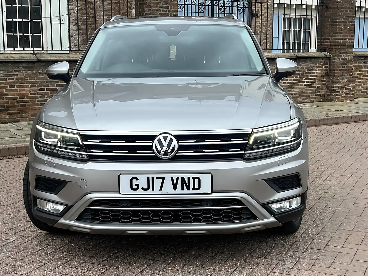Used 2017 Volkswagen Tiguan Sel Silver - Interior and Exterior details 2