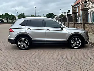 Used 2017 Volkswagen Tiguan Sel Silver - Interior and Exterior details 4