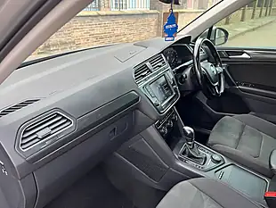 Used 2017 Volkswagen Tiguan Sel Silver - Interior and Exterior details 7