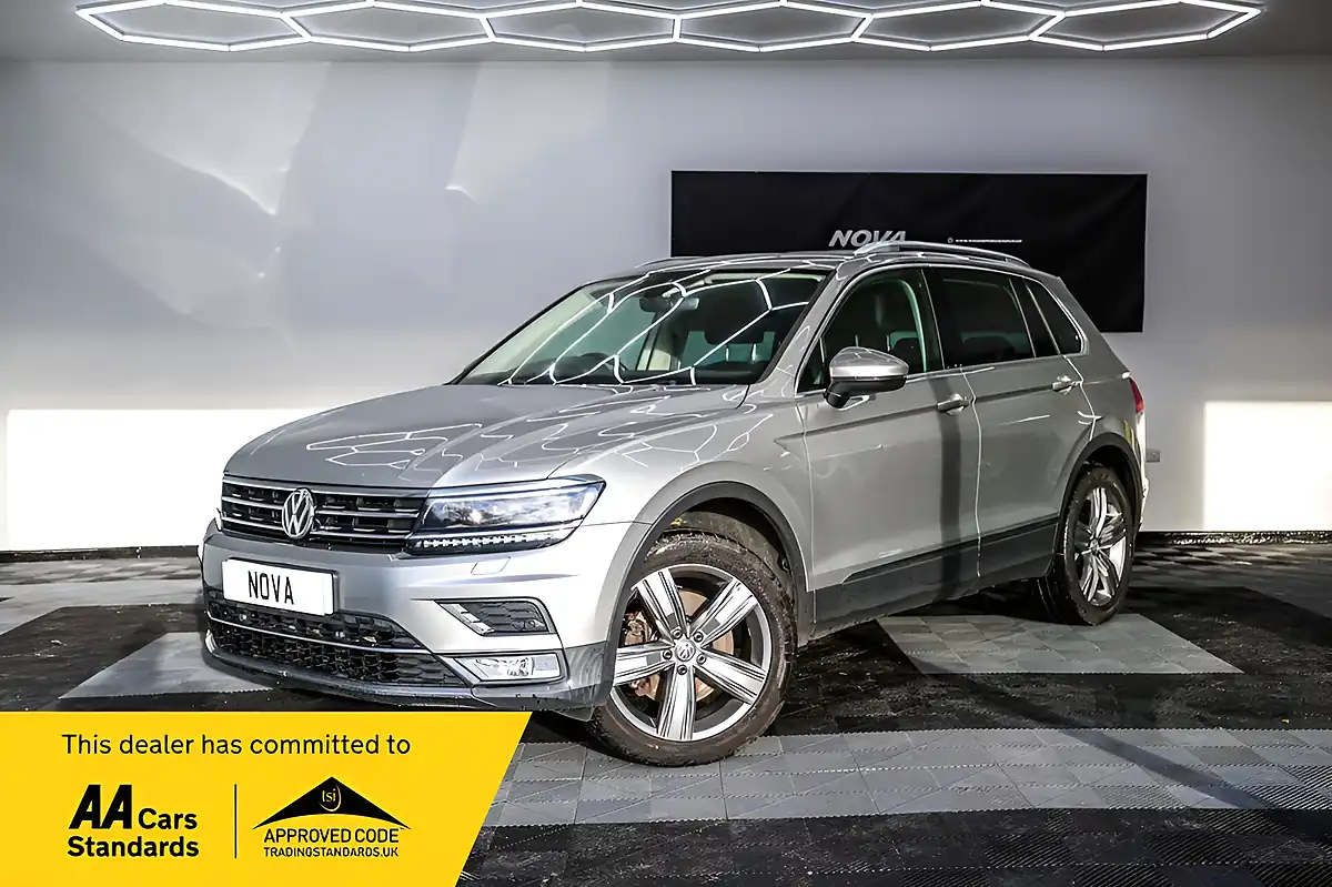 Used 2017 Volkswagen Tiguan Sel Silver - Front View