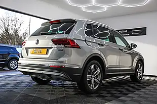 Used 2017 Volkswagen Tiguan Sel Silver - Interior and Exterior details 10