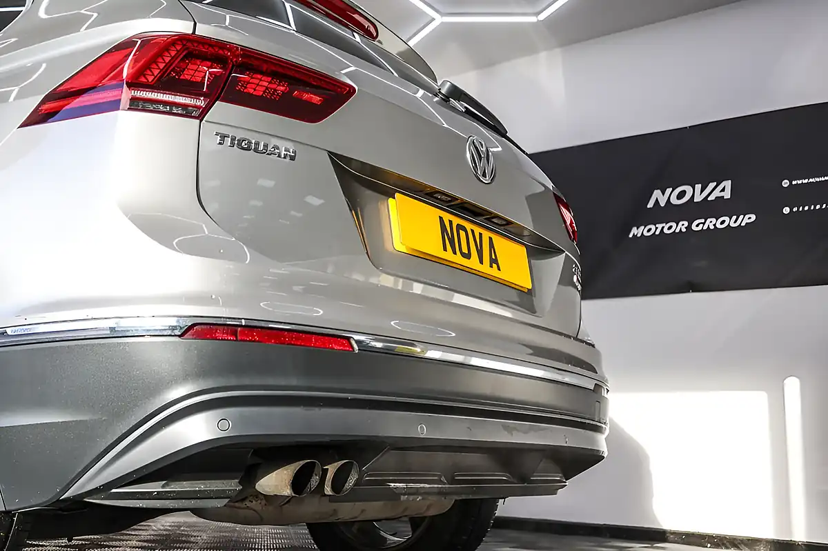 Used 2017 Volkswagen Tiguan Sel Silver - Interior and Exterior details 16