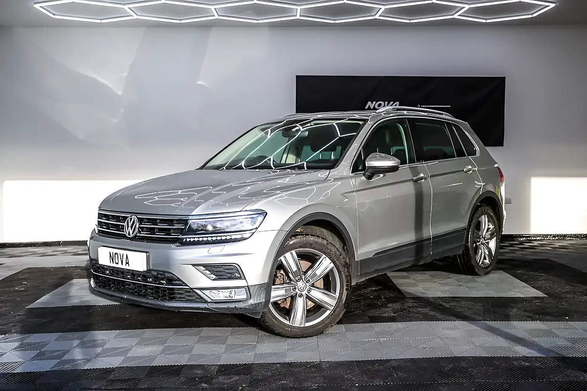 Used 2017 Volkswagen Tiguan Sel Silver - Interior and Exterior details 2