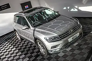 Used 2017 Volkswagen Tiguan Sel Silver - Interior and Exterior details 4