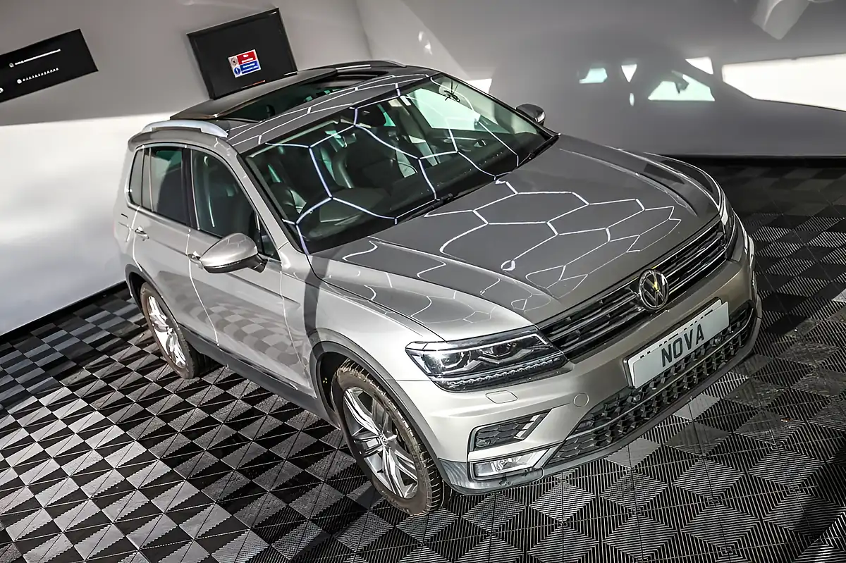 Used 2017 Volkswagen Tiguan Sel Silver - Interior and Exterior details 4