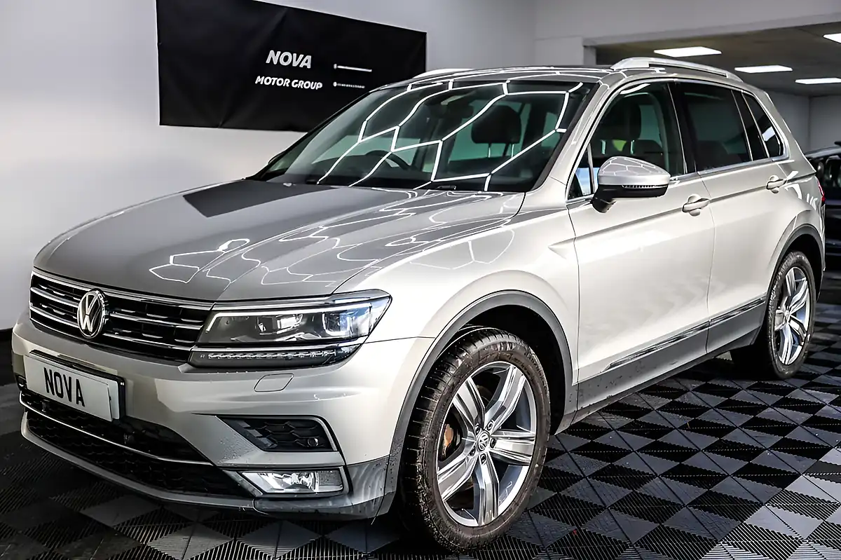 Used 2017 Volkswagen Tiguan Sel Silver - Interior and Exterior details 7