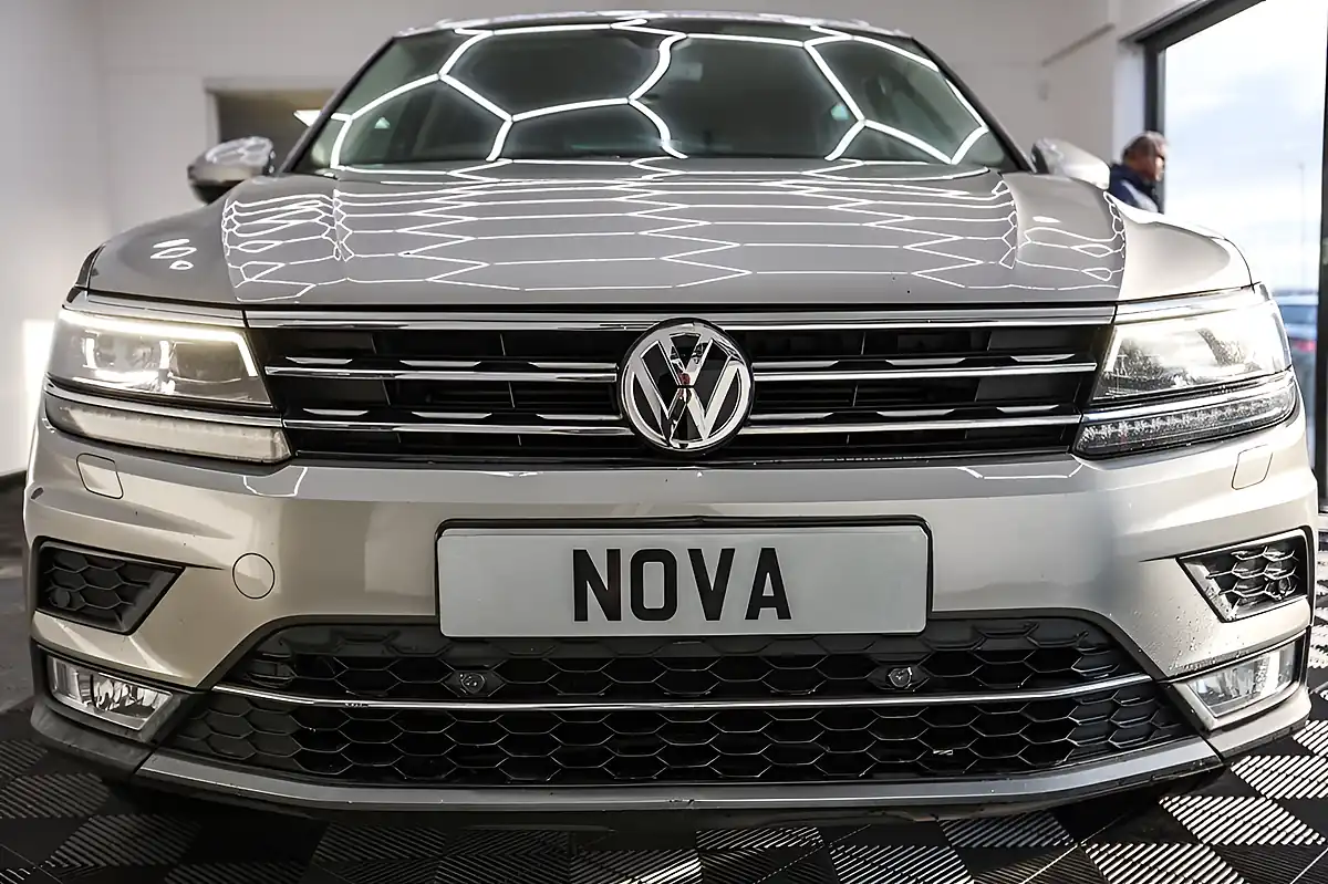 Used 2017 Volkswagen Tiguan Sel Silver - Interior and Exterior details 8