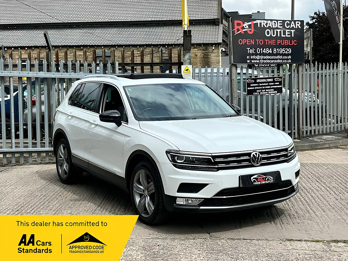 Used 2017 Volkswagen Tiguan Sel White - Front View