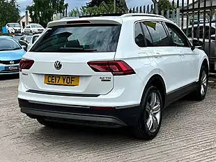 Used 2017 Volkswagen Tiguan Sel White - Interior and Exterior details 10