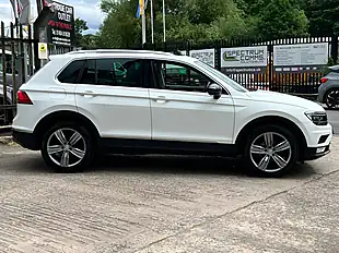Used 2017 Volkswagen Tiguan Sel White - Interior and Exterior details 14
