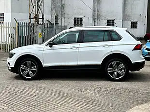 Used 2017 Volkswagen Tiguan Sel White - Interior and Exterior details 15