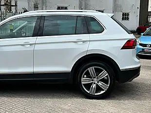 Used 2017 Volkswagen Tiguan Sel White - Interior and Exterior details 17