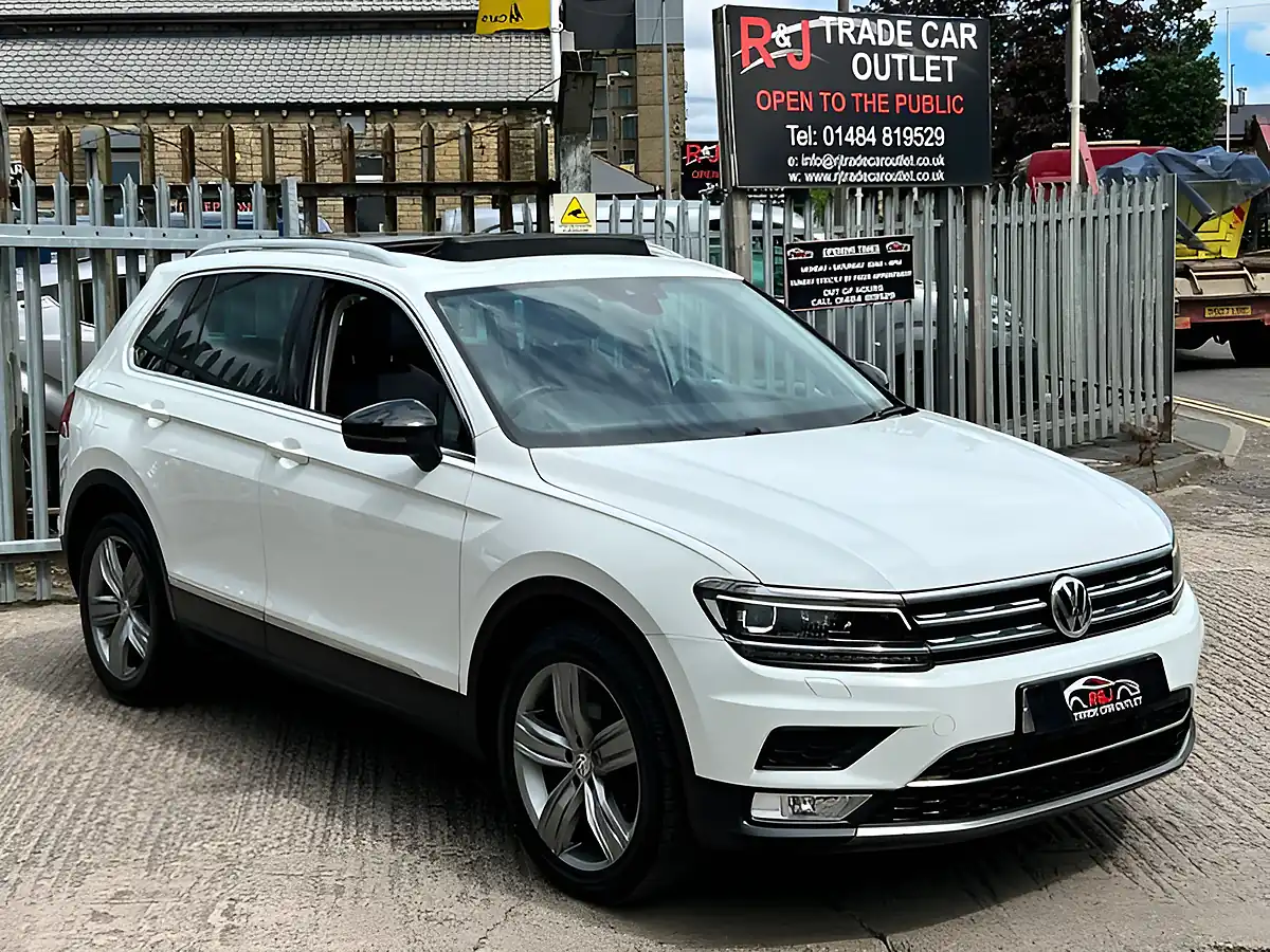 Used 2017 Volkswagen Tiguan Sel White - Interior and Exterior details 5