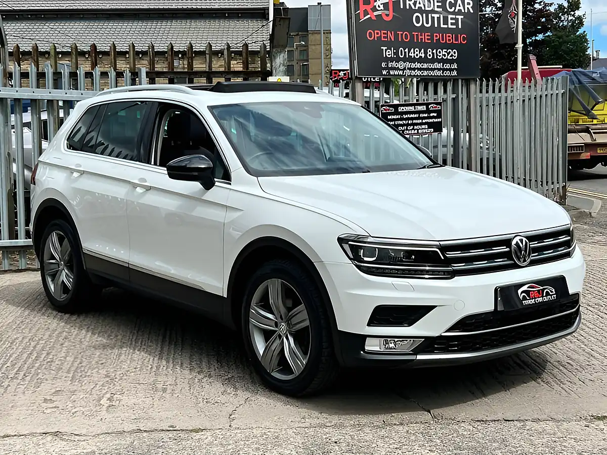 Used 2017 Volkswagen Tiguan Sel White - Interior and Exterior details 6