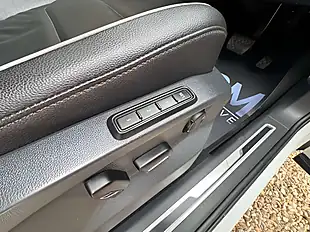 Used 2017 Volkswagen Tiguan Sel White - Interior and Exterior details 15