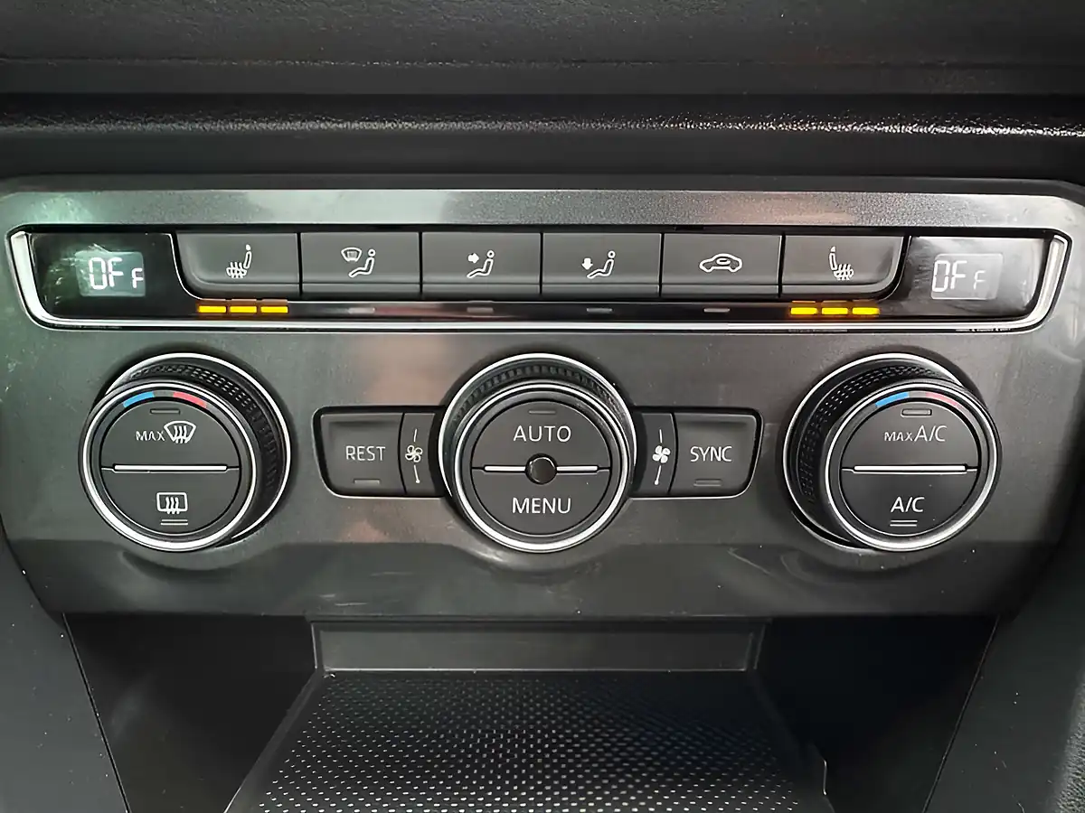 Used 2017 Volkswagen Tiguan Sel White - Interior and Exterior details 18