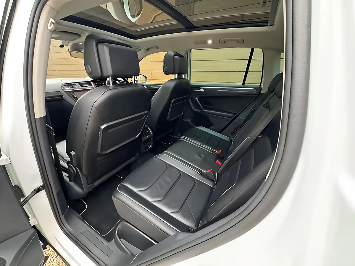 Used 2017 Volkswagen Tiguan Sel White - Interior and Exterior details 20