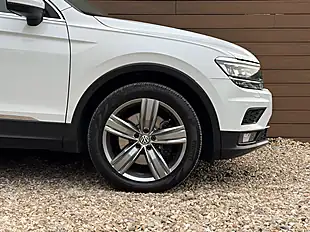 Used 2017 Volkswagen Tiguan Sel White - Interior and Exterior details 9
