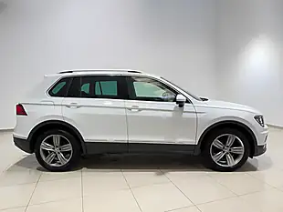 Used 2017 Volkswagen Tiguan Sel White - Interior and Exterior details 12