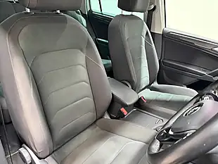 Used 2017 Volkswagen Tiguan Sel White - Interior and Exterior details 14
