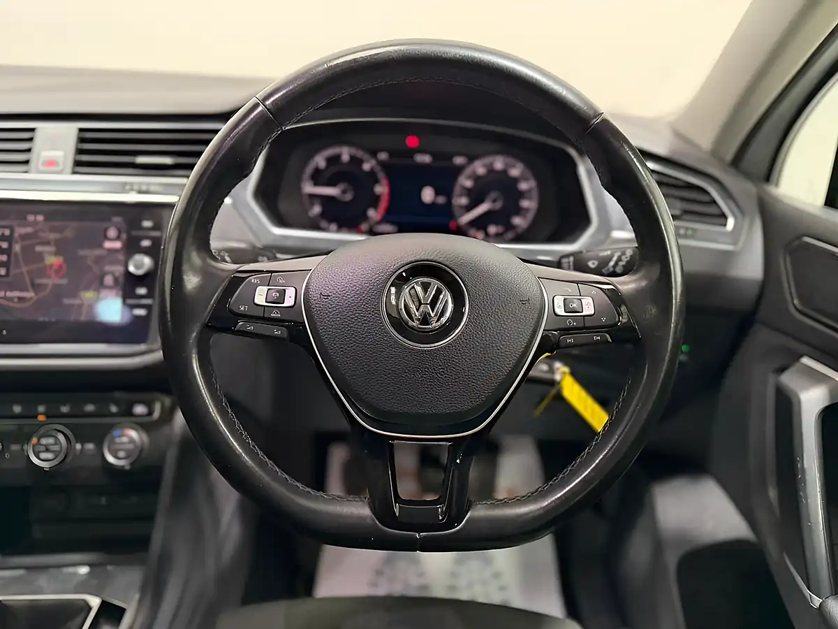 Used 2017 Volkswagen Tiguan Sel White - Interior and Exterior details 18