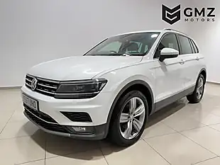 Used 2017 Volkswagen Tiguan Sel White - Interior and Exterior details 3