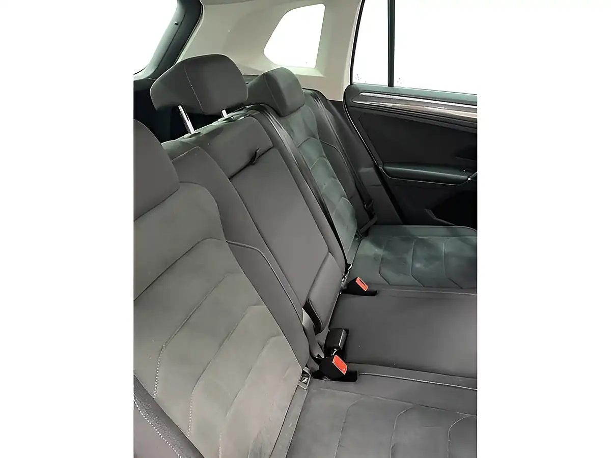Used 2017 Volkswagen Tiguan Sel White - Interior and Exterior details 13