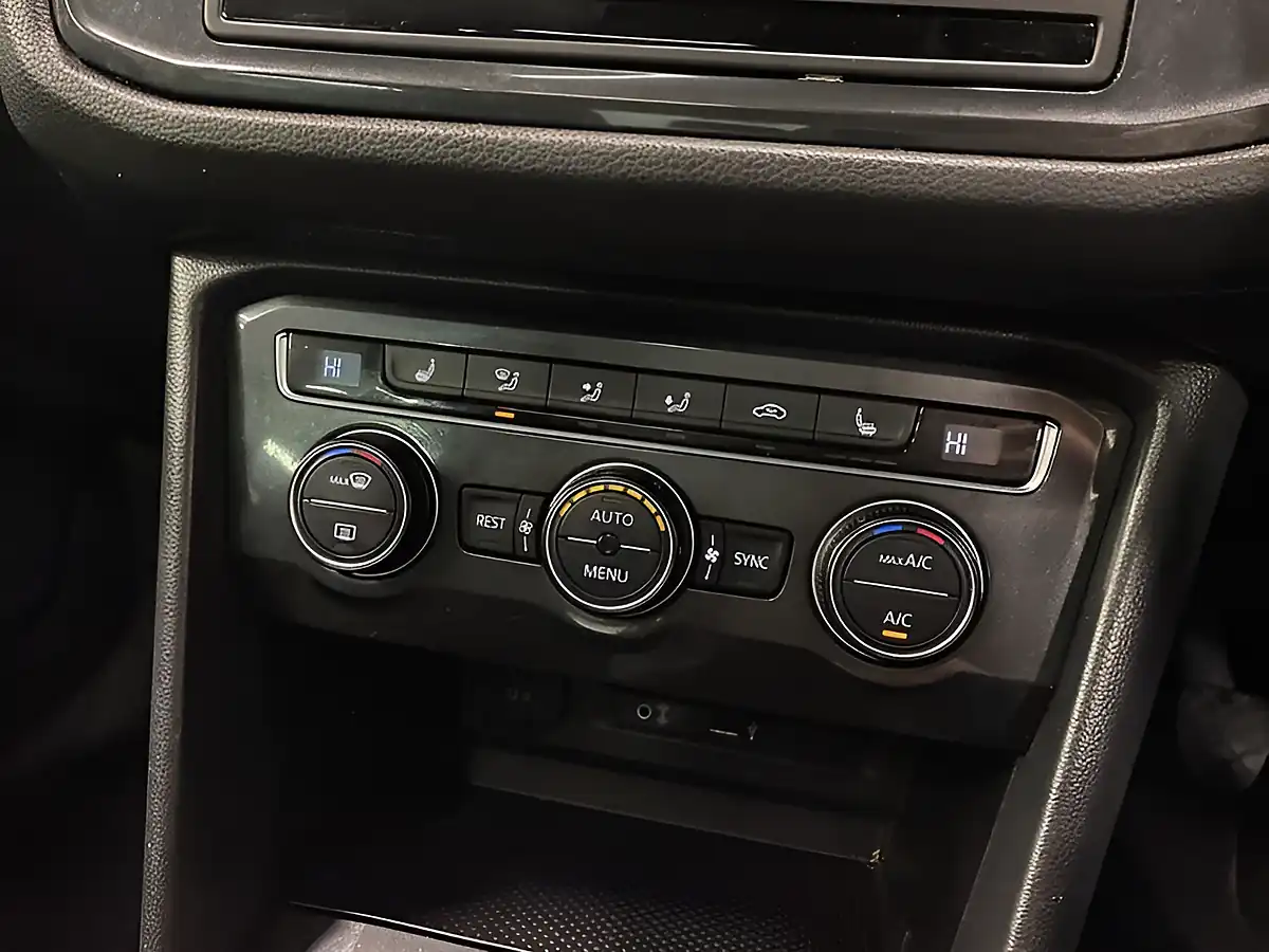Used 2017 Volkswagen Tiguan Sel White - Interior and Exterior details 17