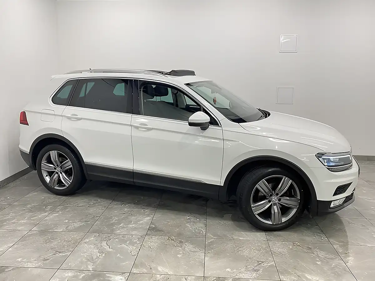Used 2017 Volkswagen Tiguan Sel White - Interior and Exterior details 2