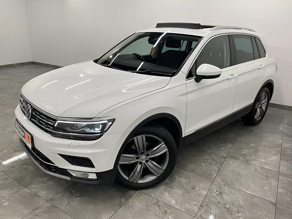Used 2017 Volkswagen Tiguan Sel White - Interior and Exterior details 4