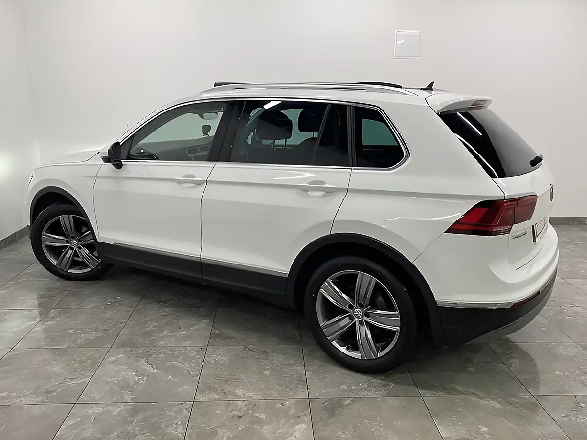 Used 2017 Volkswagen Tiguan Sel White - Interior and Exterior details 6