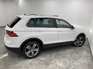 Used 2017 Volkswagen Tiguan Sel White - Interior and Exterior details 8