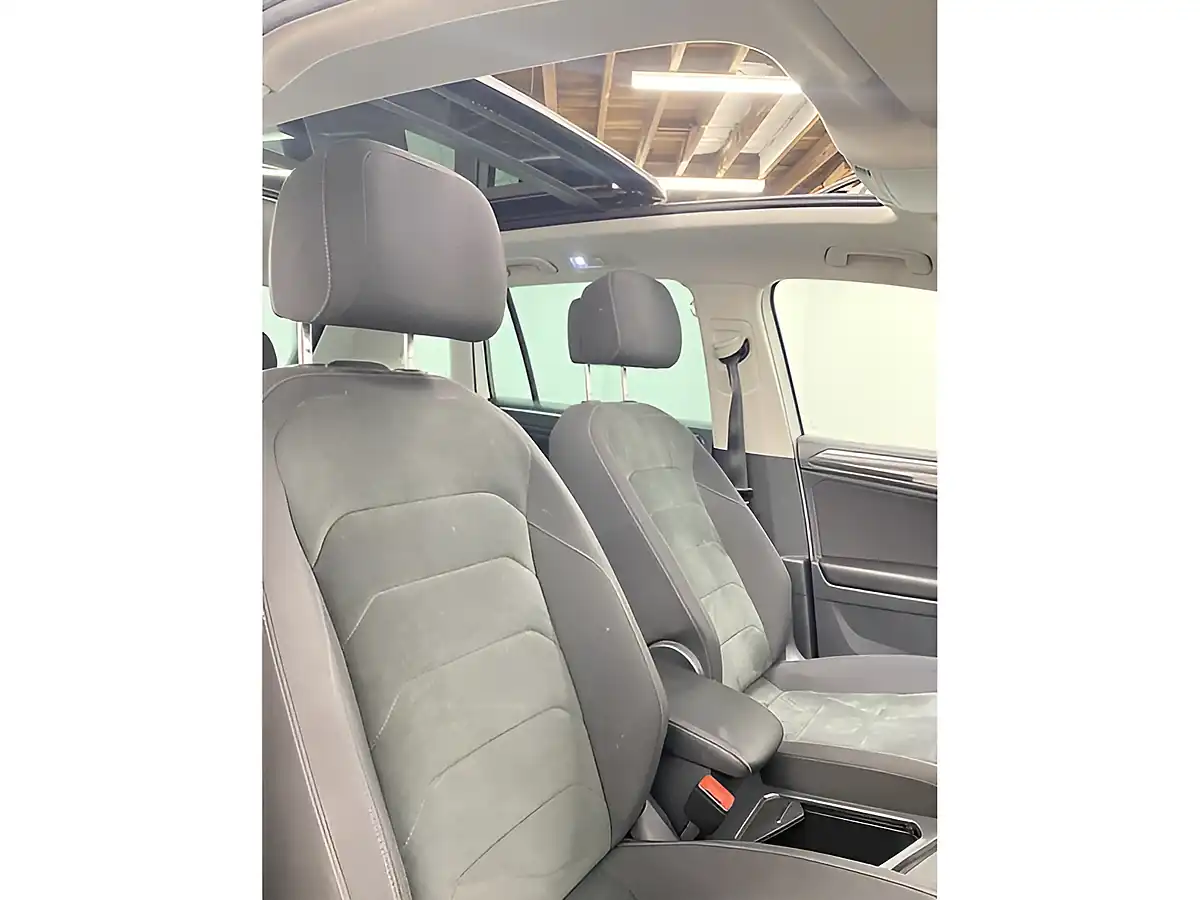 Used 2017 Volkswagen Tiguan Sel White - Interior and Exterior details 9