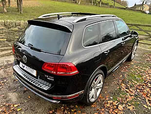 Used 2017 Volkswagen Touareg Bluemotion Tech R-Line Black - Interior and Exterior details 15