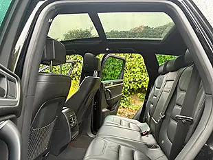 Used 2017 Volkswagen Touareg R-Line Plus Black - Interior and Exterior details 10