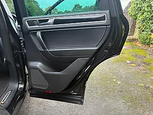 Used 2017 Volkswagen Touareg R-Line Plus Black - Interior and Exterior details 11