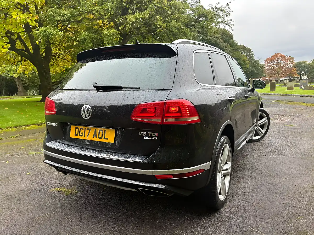 Used 2017 Volkswagen Touareg R-Line Plus Black - Interior and Exterior details 19