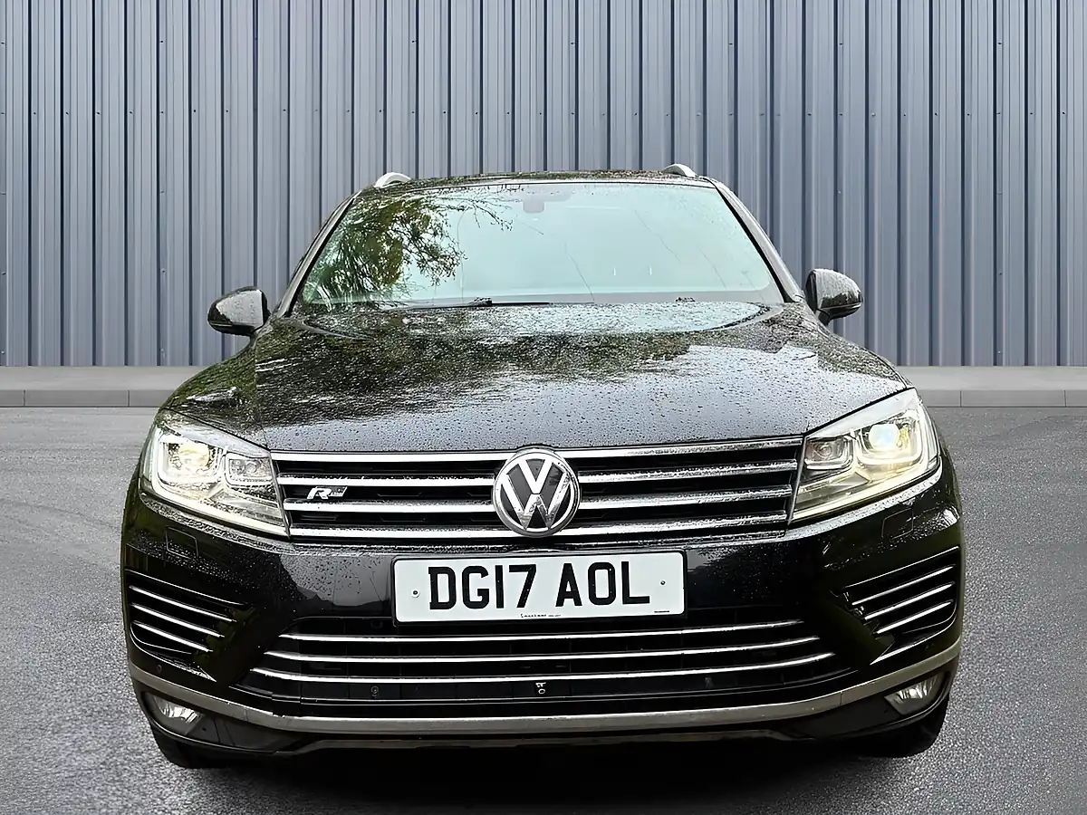 Used 2017 Volkswagen Touareg R-Line Plus Black - Interior and Exterior details 2