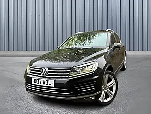 Used 2017 Volkswagen Touareg R-Line Plus Black - Interior and Exterior details 3