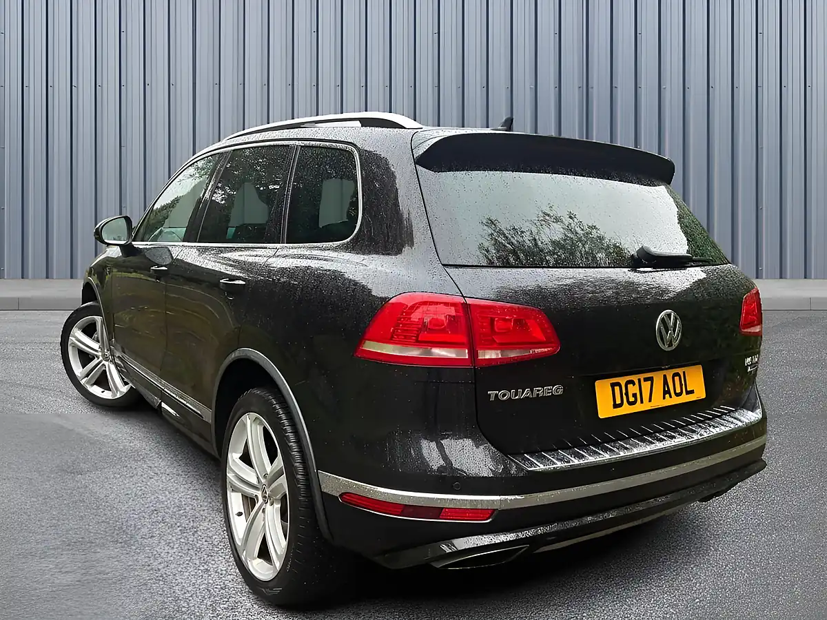 Used 2017 Volkswagen Touareg R-Line Plus Black - Interior and Exterior details 4