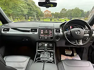 Used 2017 Volkswagen Touareg R-Line Plus Black - Interior and Exterior details 9