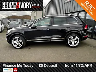 Used 2017 Volkswagen Touareg R-Line Plus Deep Black Metallic - Interior and Exterior details 3
