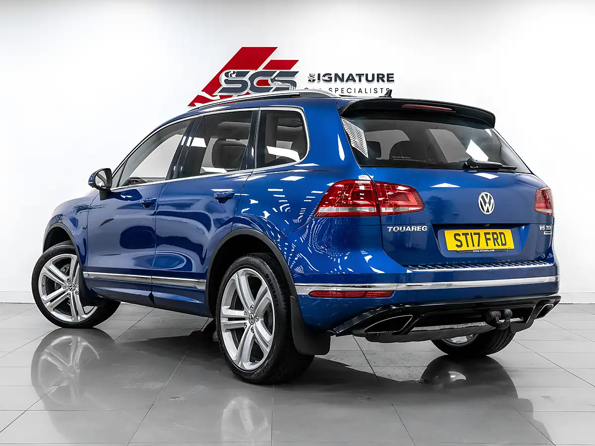 Used 2017 Volkswagen Touareg R-Line Plus Reef Blue - Interior and Exterior details 4