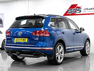 Used 2017 Volkswagen Touareg R-Line Plus Reef Blue - Interior and Exterior details 5