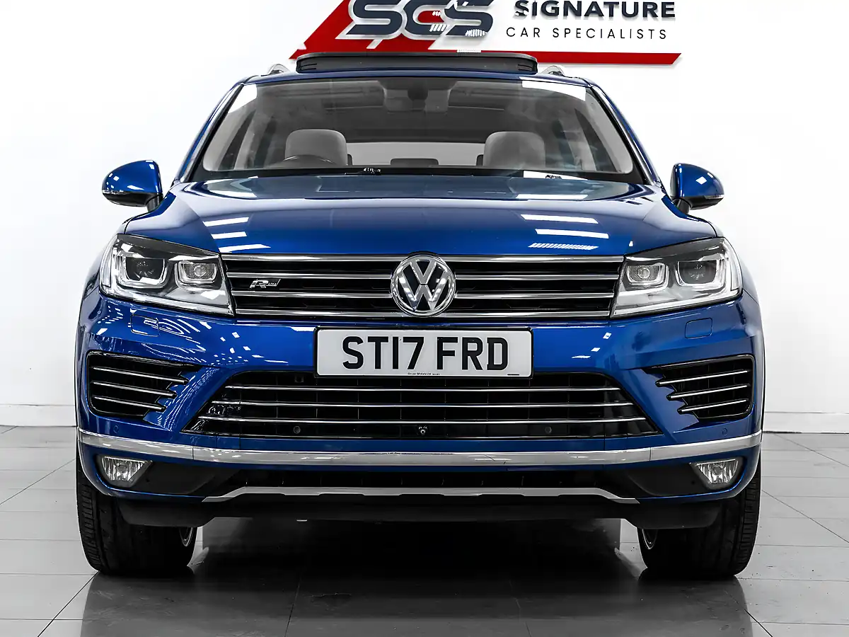 Used 2017 Volkswagen Touareg R-Line Plus Reef Blue - Interior and Exterior details 6
