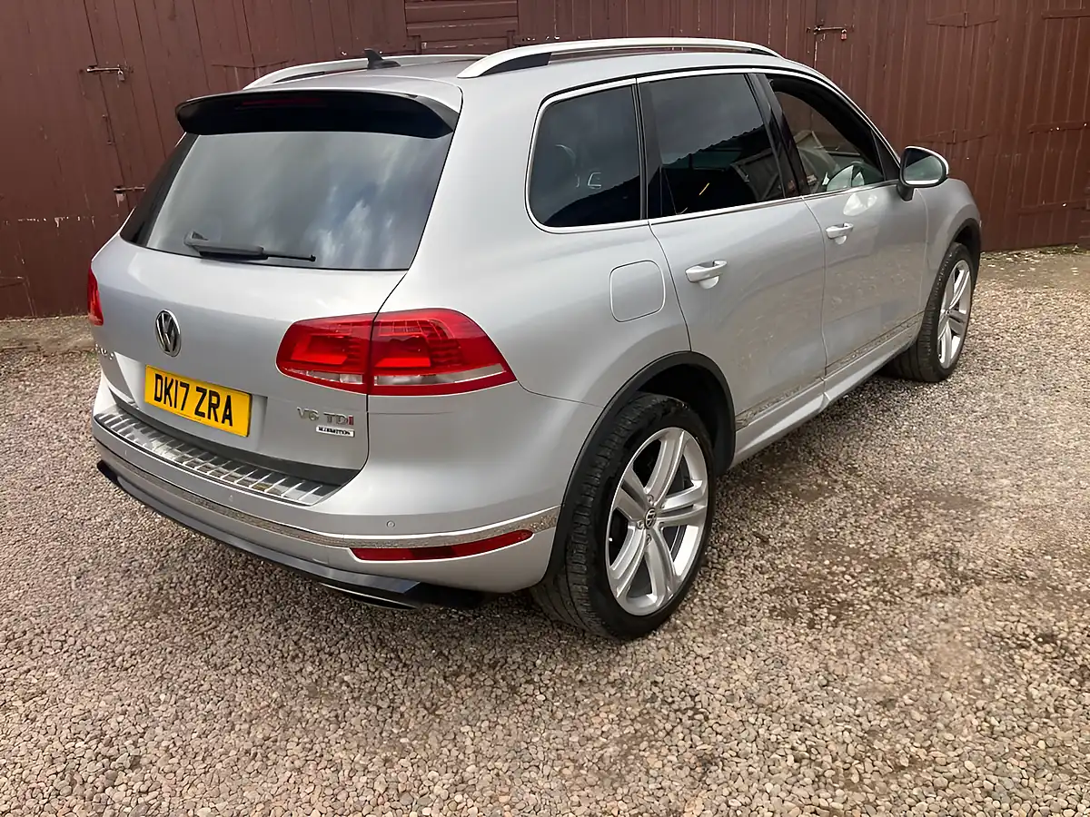 Used 2017 Volkswagen Touareg R-Line Plus Silver - Interior and Exterior details 3