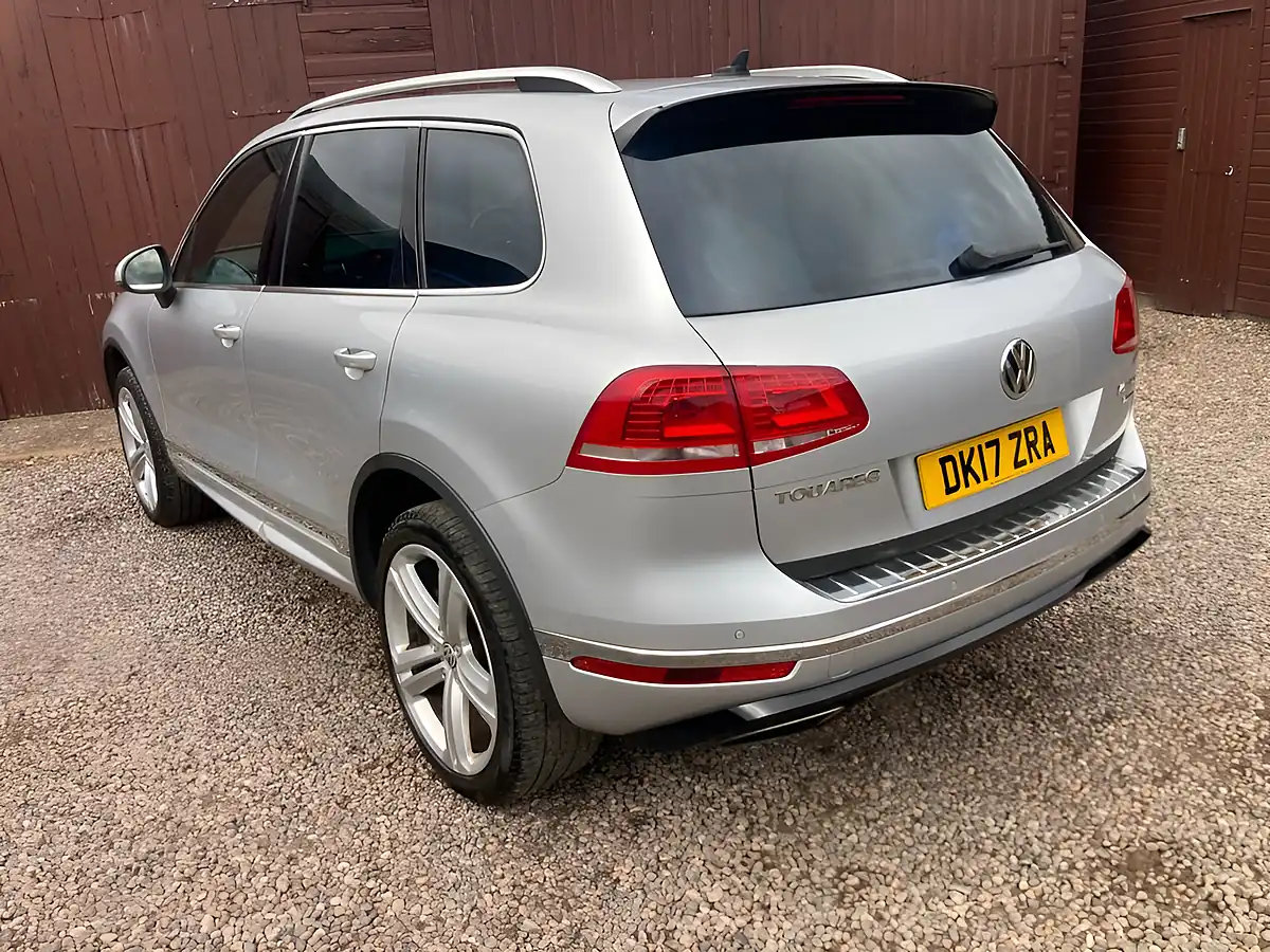 Used 2017 Volkswagen Touareg R-Line Plus Silver - Interior and Exterior details 4